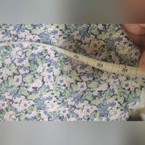 LL Bean Floral Stretch Blouse - Picture 7 of 9